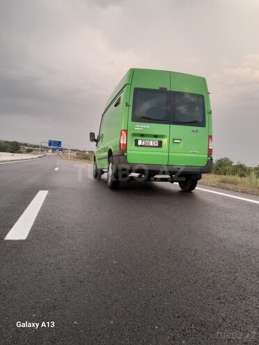 Ford Transit-17