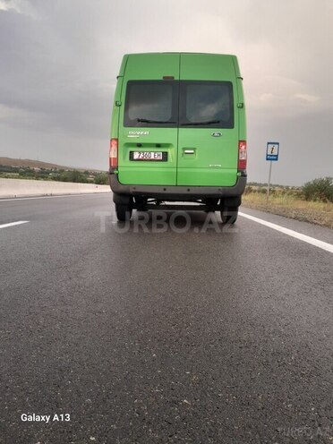 Ford Transit-18