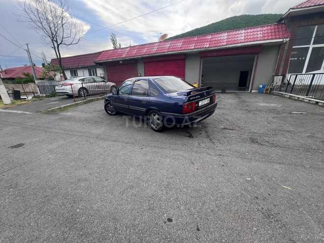 Opel Vectra-6
