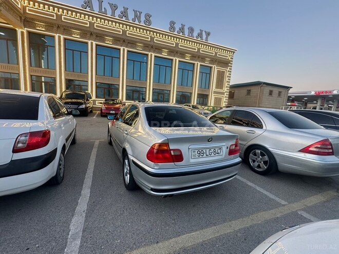 BMW 320-4
