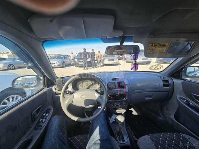 Hyundai Accent-3
