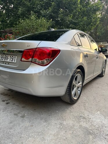 Chevrolet Cruze-20