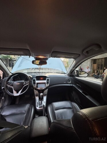 Chevrolet Cruze-12