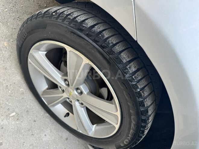 Chevrolet Cruze-5
