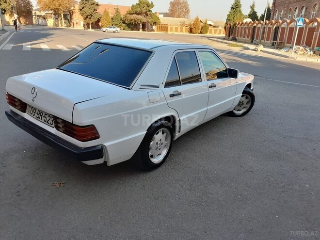Mercedes 190-2
