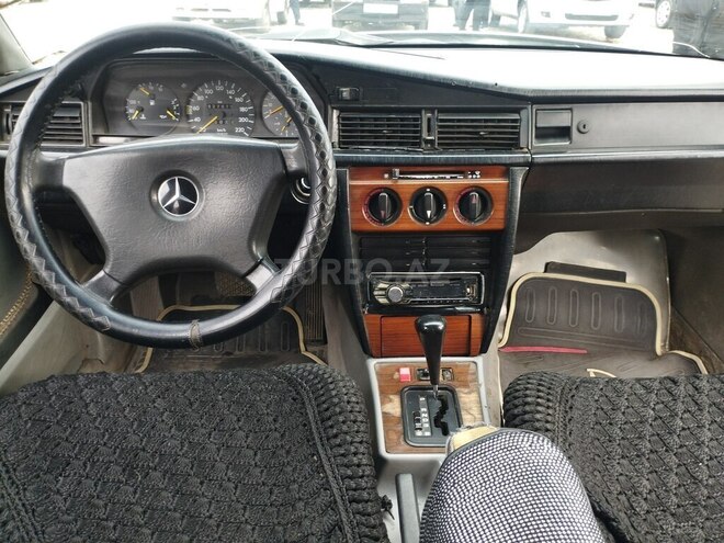 Mercedes 190-5