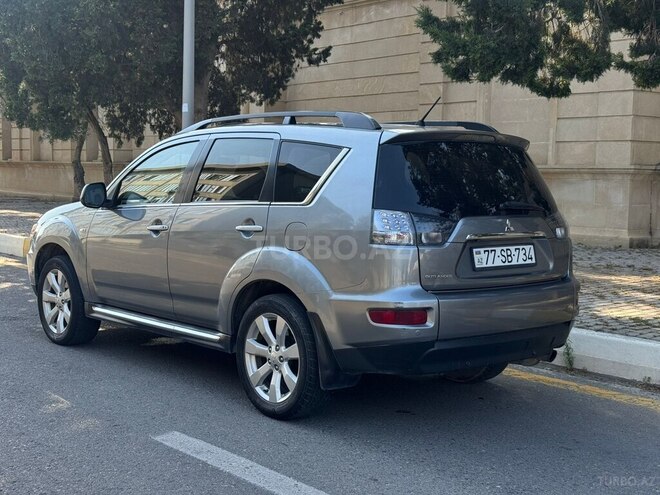 Mitsubishi Outlander-2