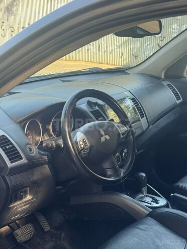 Mitsubishi Outlander-6