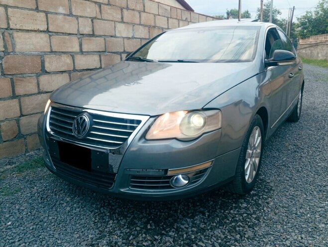 Volkswagen Passat-1