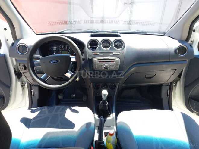 Ford Transit Connect-5