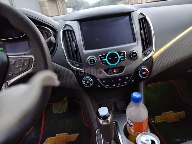 Chevrolet Cruze-15