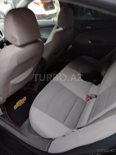 Chevrolet Cruze-16