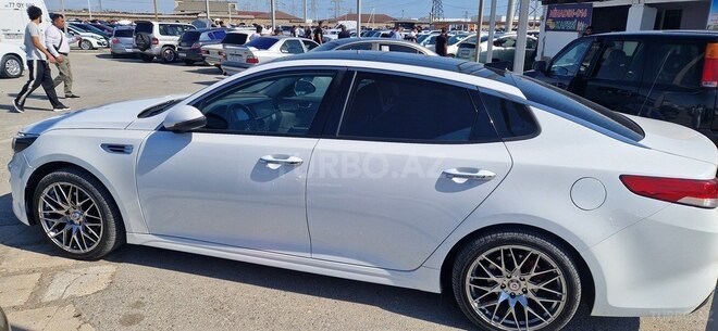 Kia Optima-5
