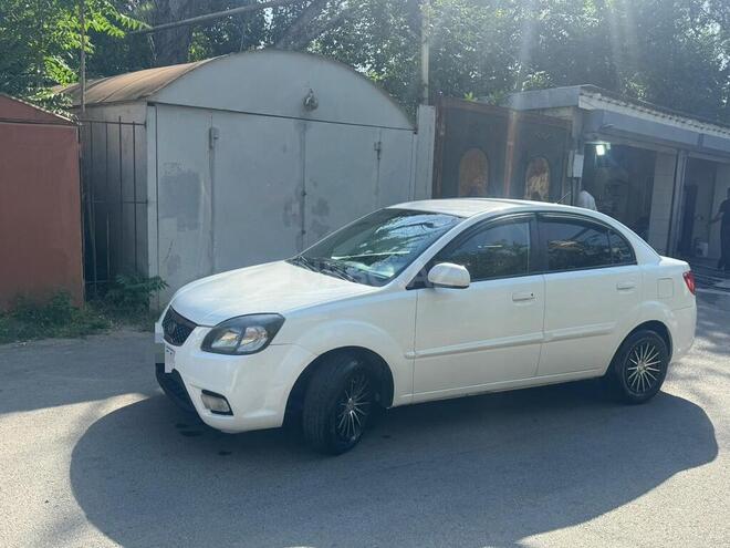 Kia Rio-10