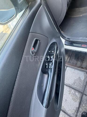 Kia Rio-16