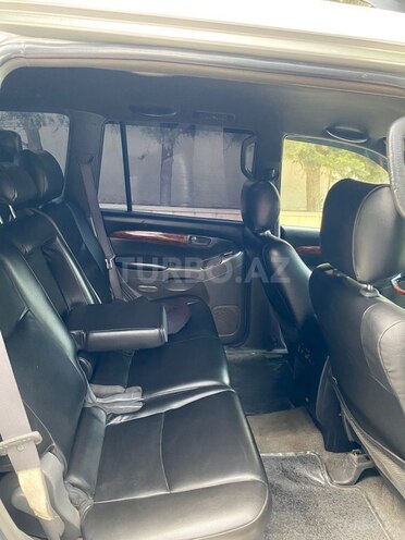 Toyota Land Cruiser Prado-5