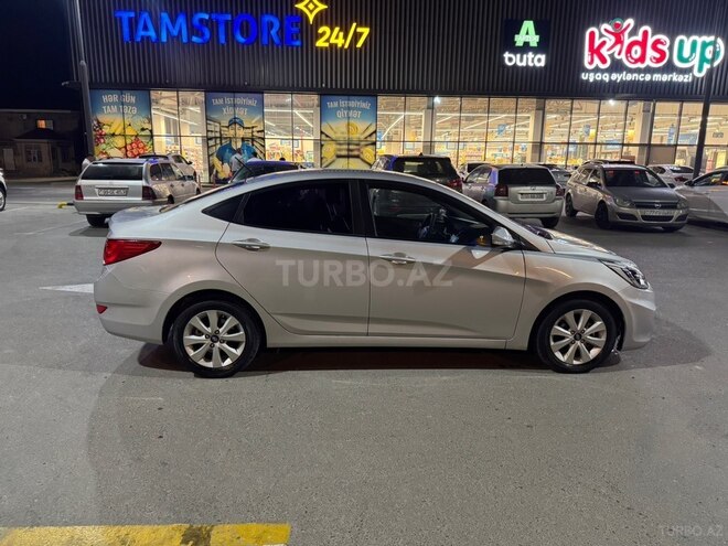 Hyundai Accent-3