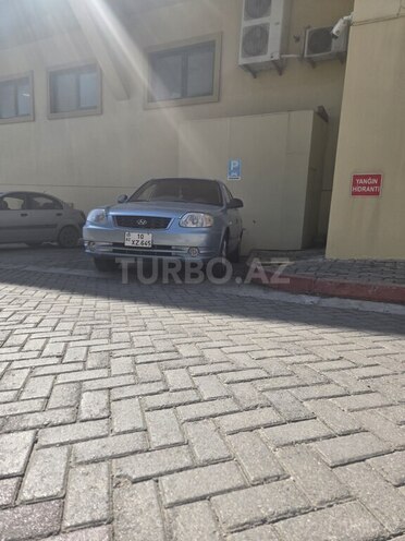 Hyundai Accent-7