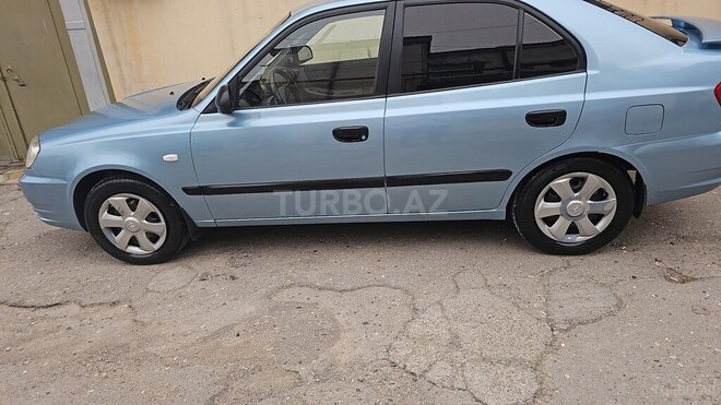 Hyundai Accent-10