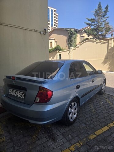 Hyundai Accent-12