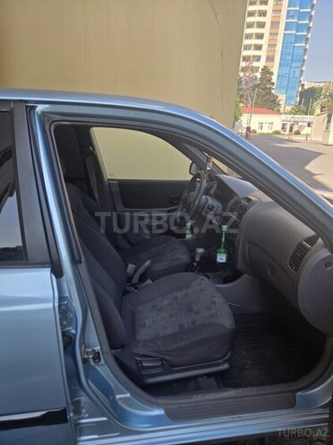 Hyundai Accent-14