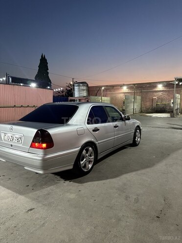 Mercedes C 180-4