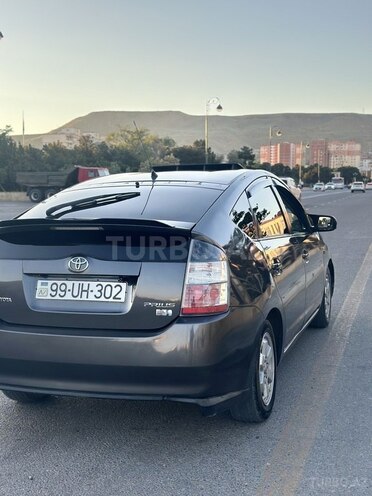 Toyota Prius-6