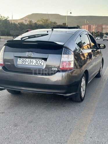 Toyota Prius-5