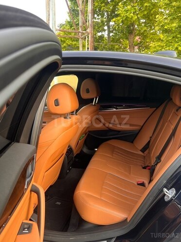 BMW 530e-6