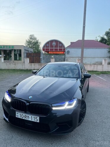 BMW 530e-10