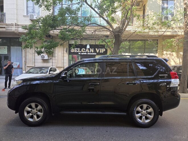 Toyota Land Cruiser Prado-4