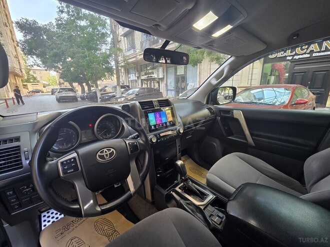Toyota Land Cruiser Prado-7