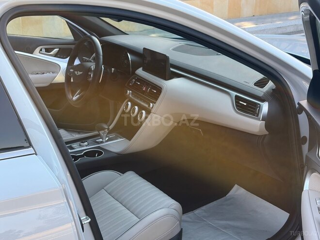 Hyundai Genesis-5