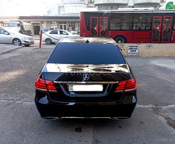 Mercedes E 220 d-6