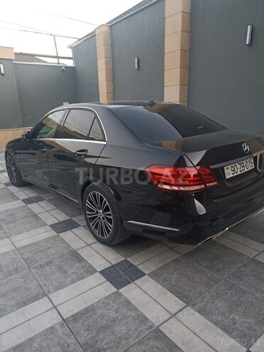 Mercedes E 220 d-2
