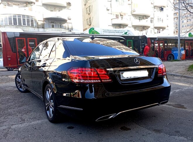 Mercedes E 220 d-7