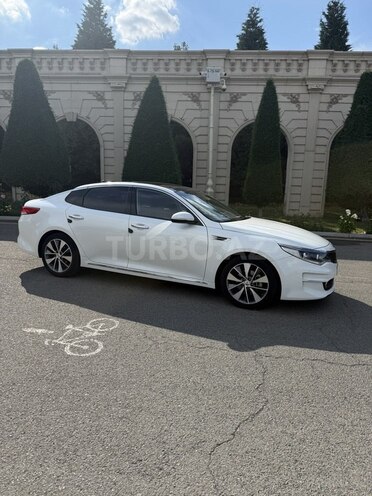 Kia K5-4