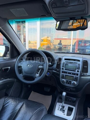 Hyundai Santa Fe-16
