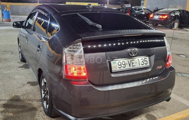Toyota Prius-5