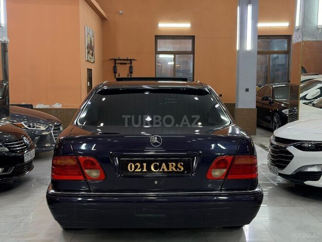 Mercedes E 240-3