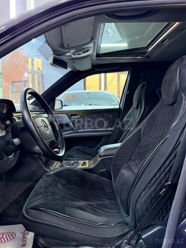 Mercedes E 240-11