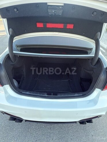 BMW 320d-6