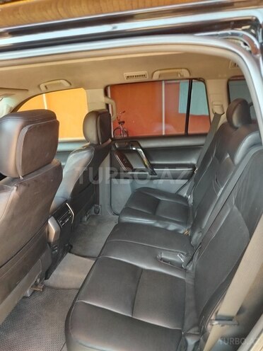 Toyota Land Cruiser Prado-7