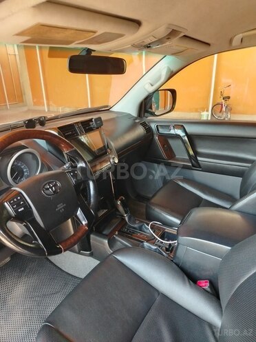 Toyota Land Cruiser Prado-6