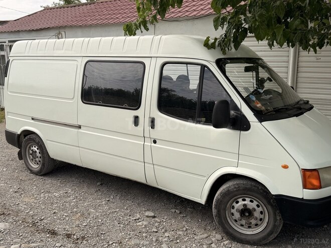 Ford Transit-2