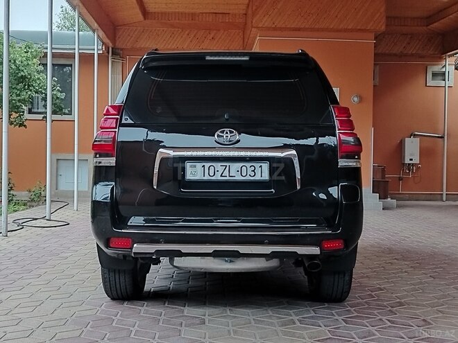 Toyota Land Cruiser Prado-5
