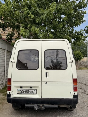 Ford Transit-3