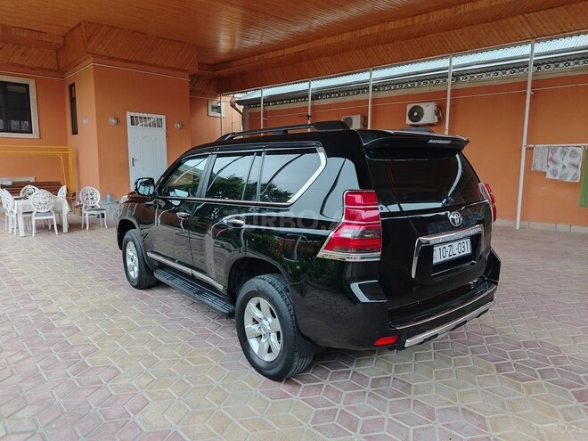 Toyota Land Cruiser Prado-3