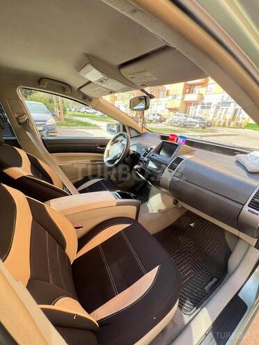 Toyota Prius-2