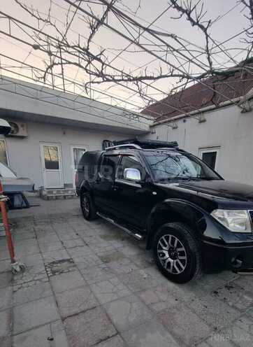 Nissan Navara-2